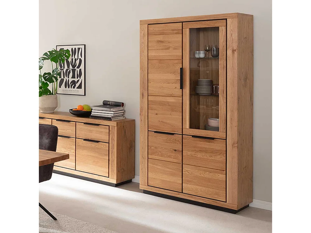 Wohnzimmervitrinenschrank in Wildeichefarben teilmassiv