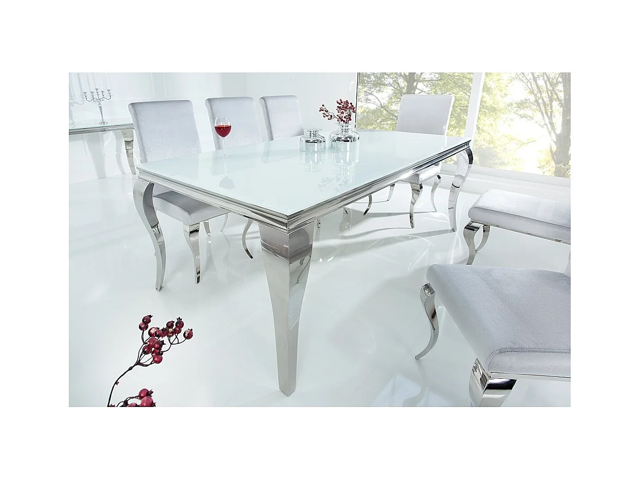 Table de salle à manger VELENA – Acier argenté et verre opale – 200 cm – Style baroque moderne