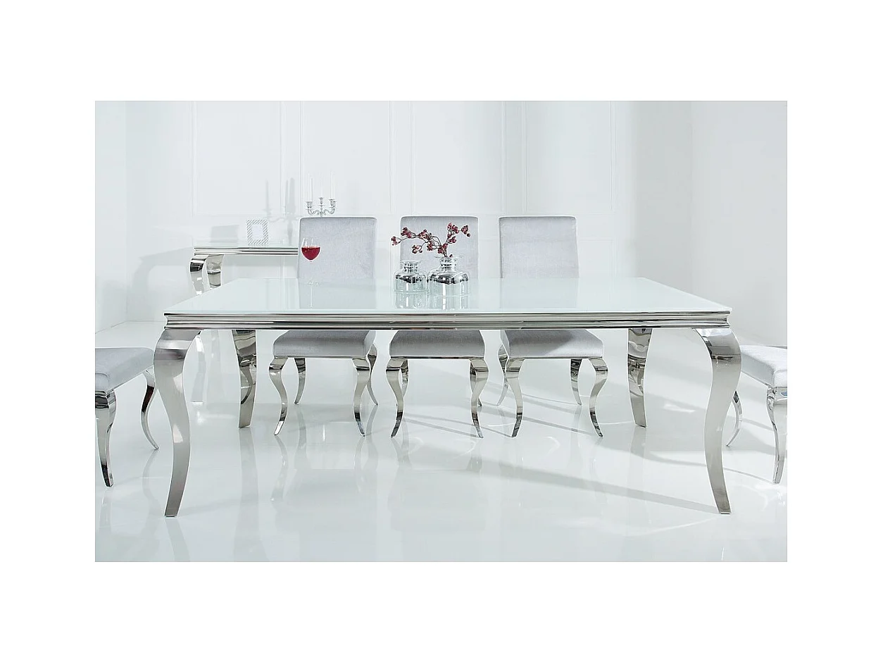 Table de salle à manger VELENA – Acier argenté et verre opale – 200 cm – Style baroque moderne