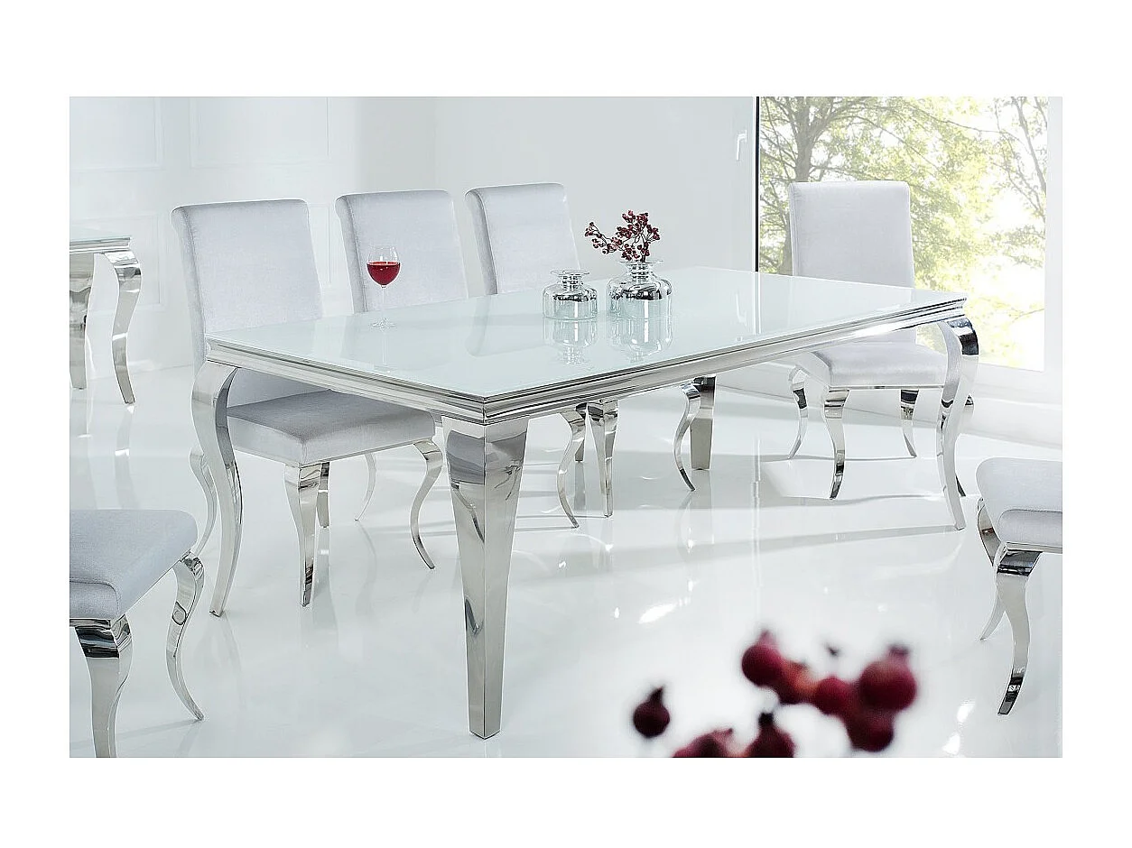 Table de salle à manger VELENA – Acier argenté et verre opale – 200 cm – Style baroque moderne