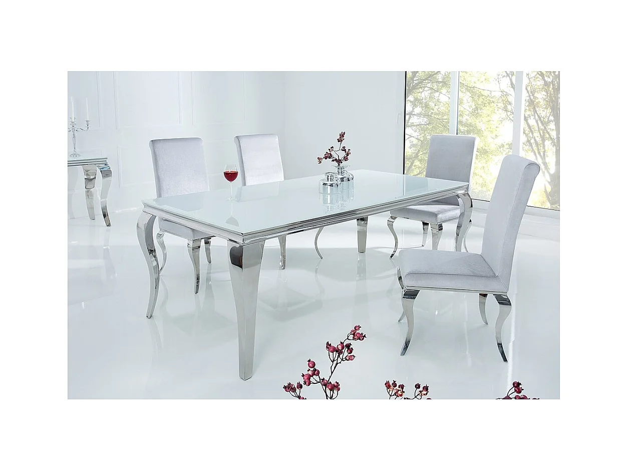 Table de salle à manger VELENA – Acier argenté et verre opale – 180 cm – Style baroque moderne
