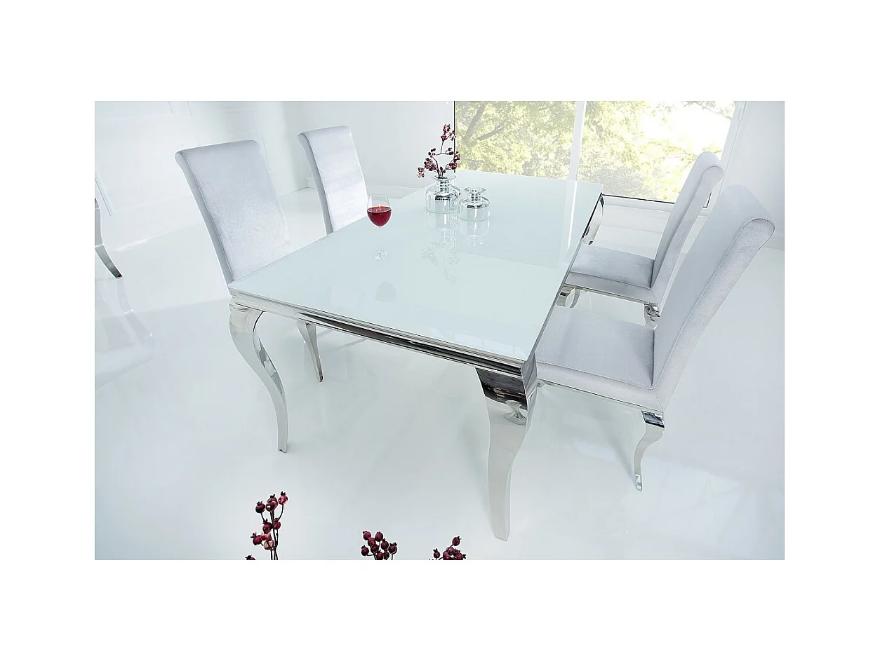 Table de salle à manger VELENA – Acier argenté et verre opale – 180 cm – Style baroque moderne
