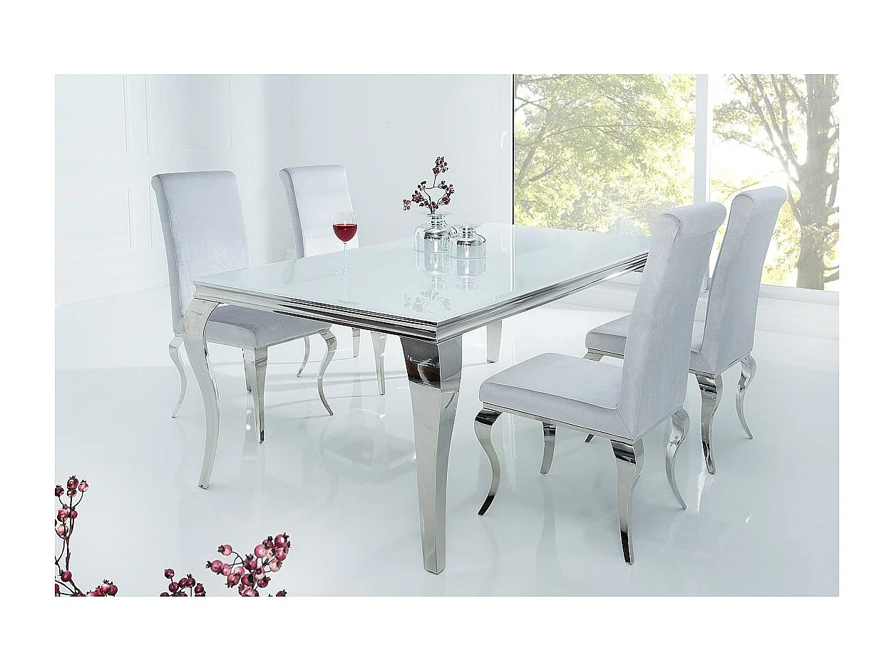 Table de salle à manger VELENA – Acier argenté et verre opale – 180 cm – Style baroque moderne