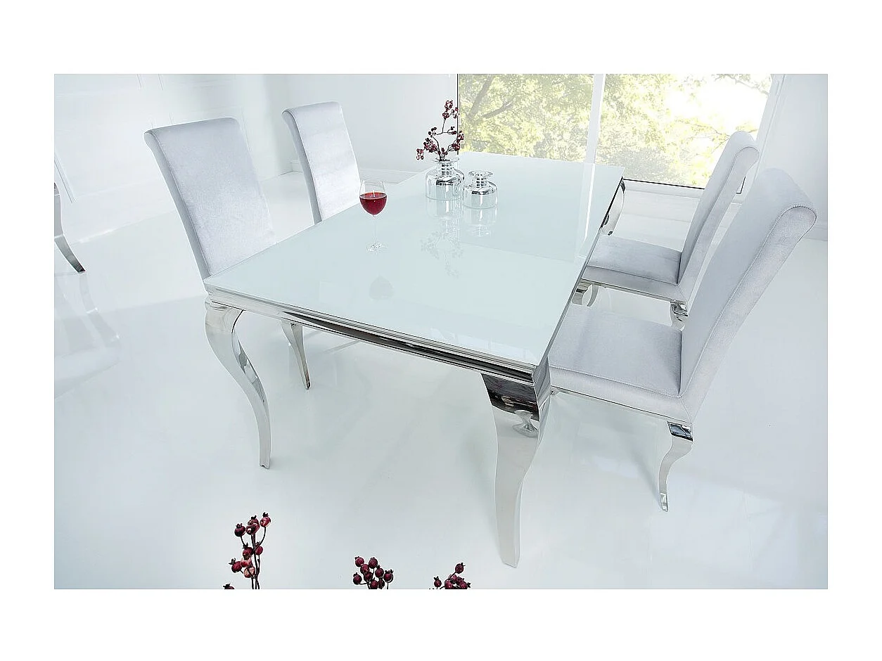 Table de salle à manger VELENA – Acier argenté et verre opale – 180 cm – Style baroque moderne