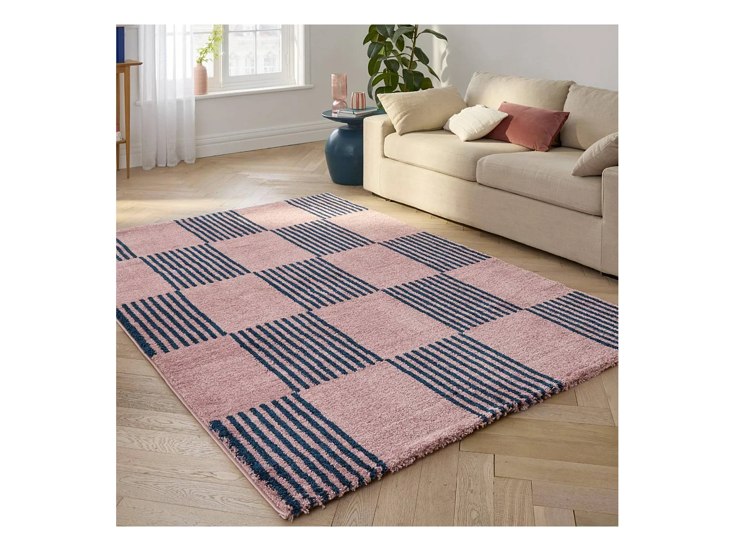 Alfombra interior con motivo damero azul y rosa