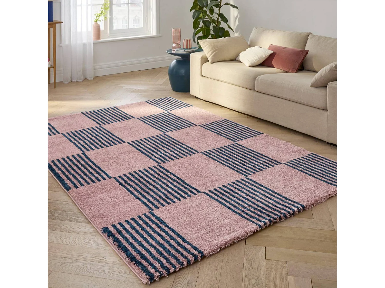 Alfombra interior con motivo damero azul y rosa