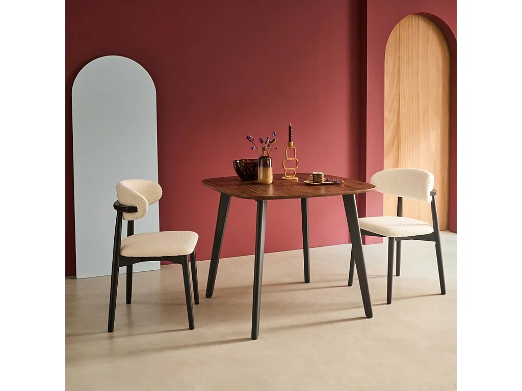 Table à manger carrée effet noyer pieds métal noir 4 places