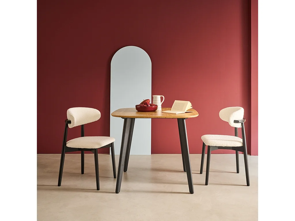 Table à manger carrée effet chêne pieds métal noir 4 places