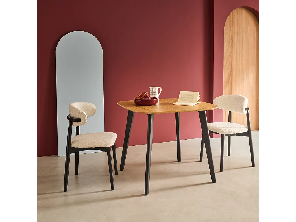 Table à manger carrée effet chêne pieds métal noir 4 places