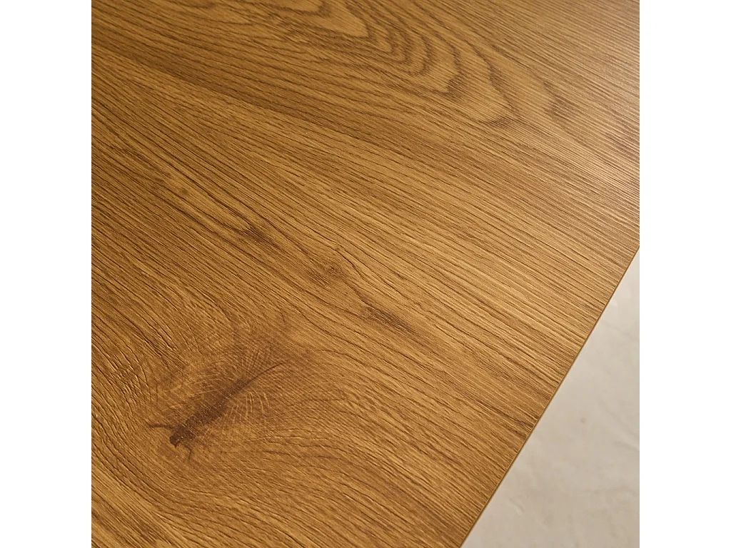 Table à manger carrée effet chêne pieds métal noir 4 places