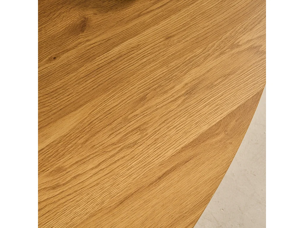 Table basse triangulaire pieds métal noirs et effet chêne