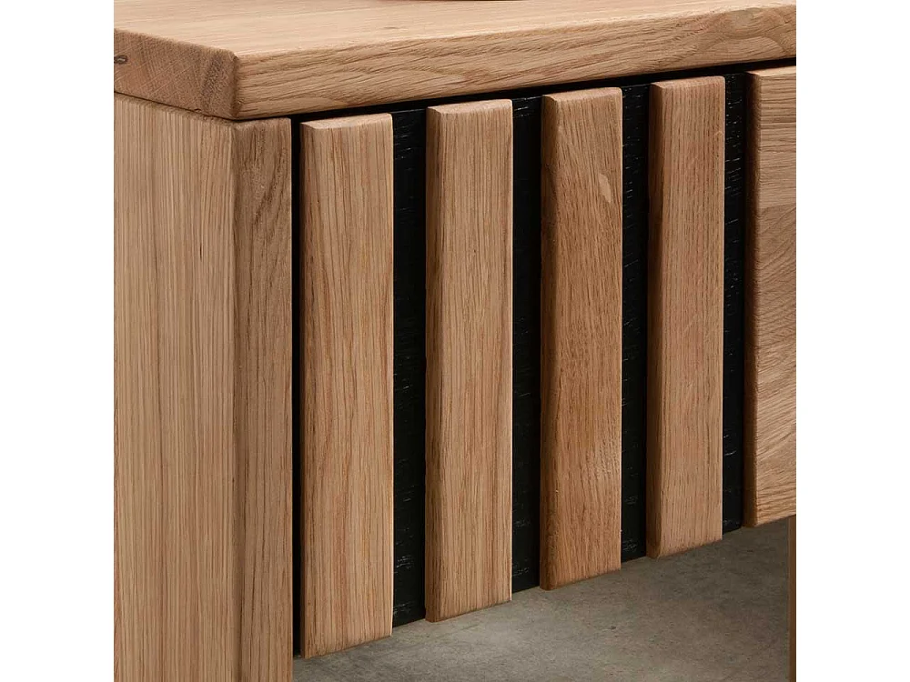 Nachttischkommode aus Wildeiche Massivholz modernem Design