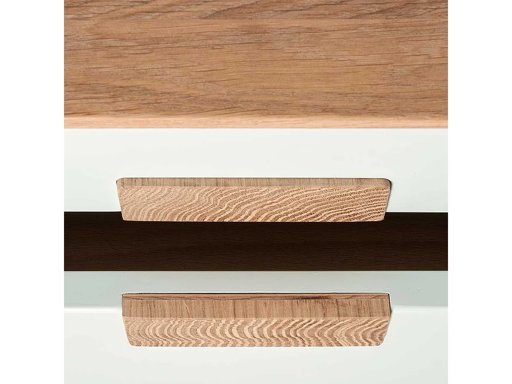 Nachtkommode in Weiß mit