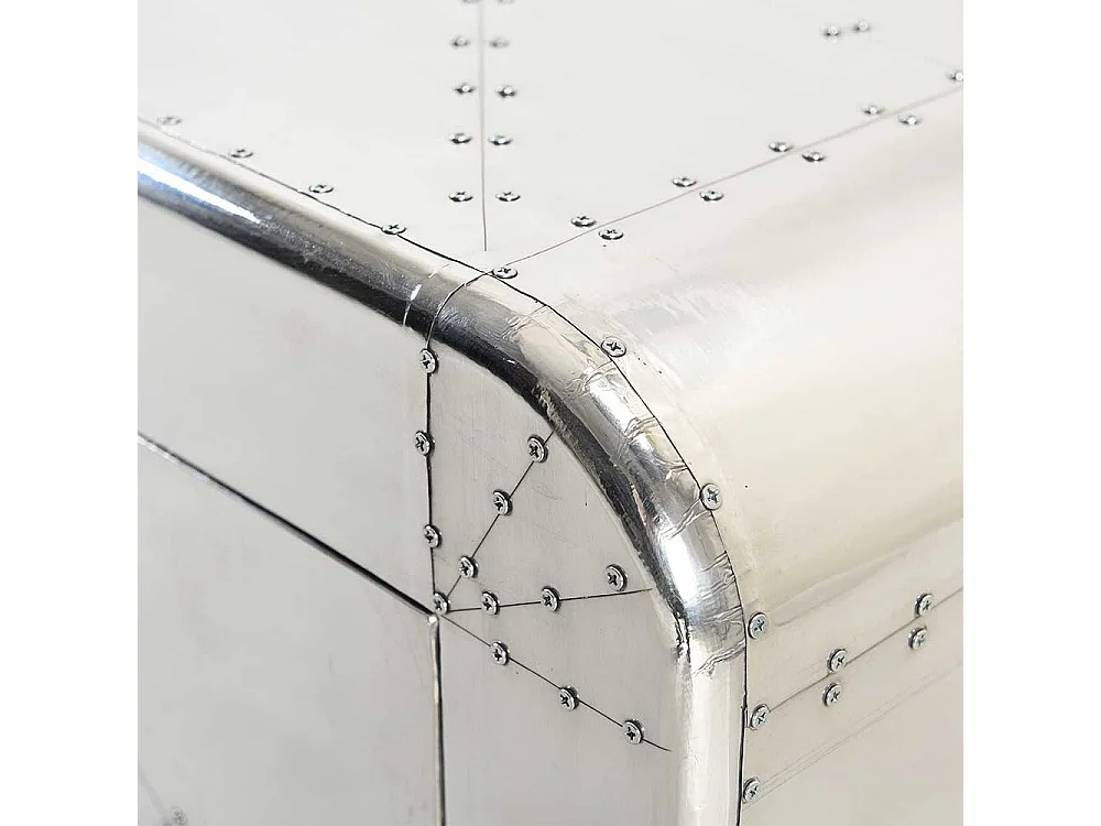 Nachtschrank in Silber ausgefallen