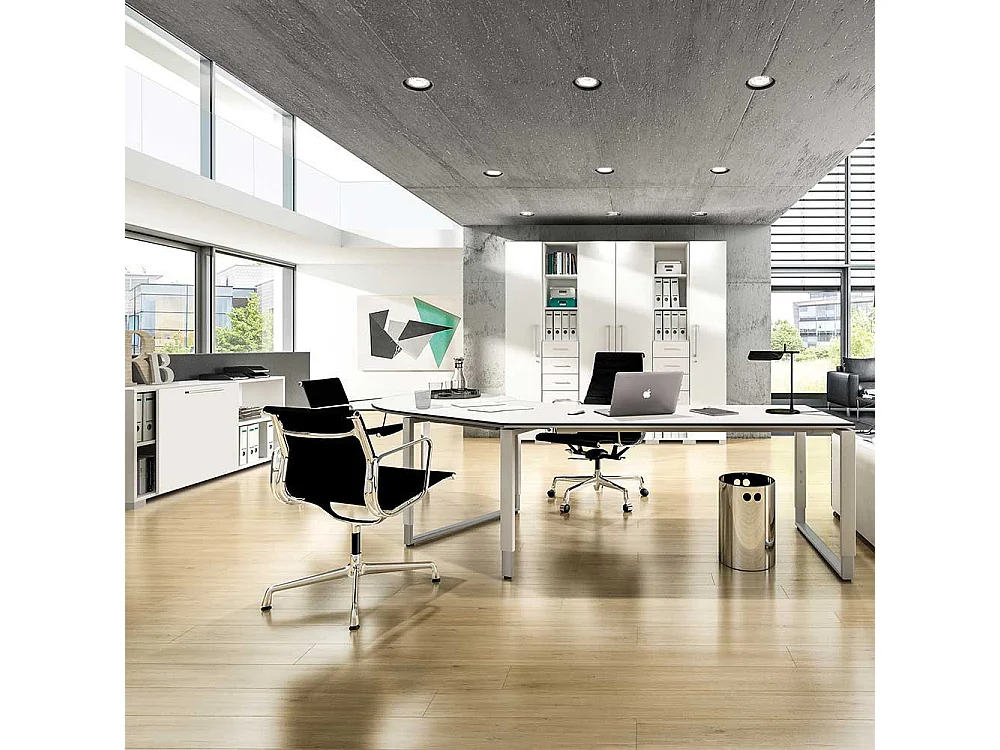 H�henverstellbarer Schreibtisch in Wei� modern