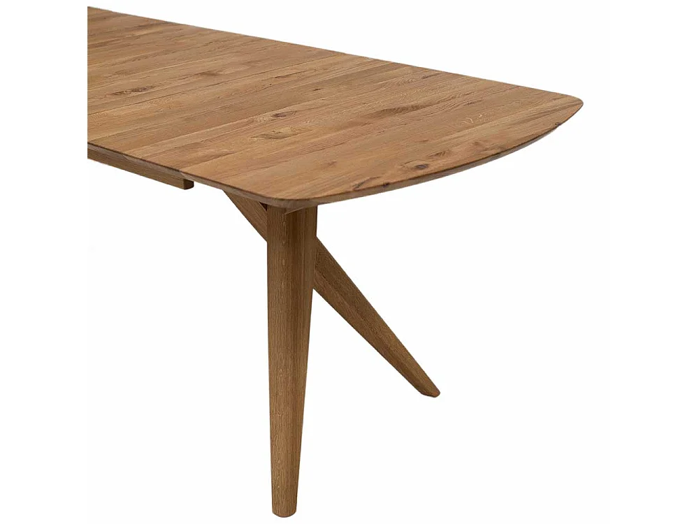 Eiche Massivholztisch in modernem Design einer Einlegeplatte