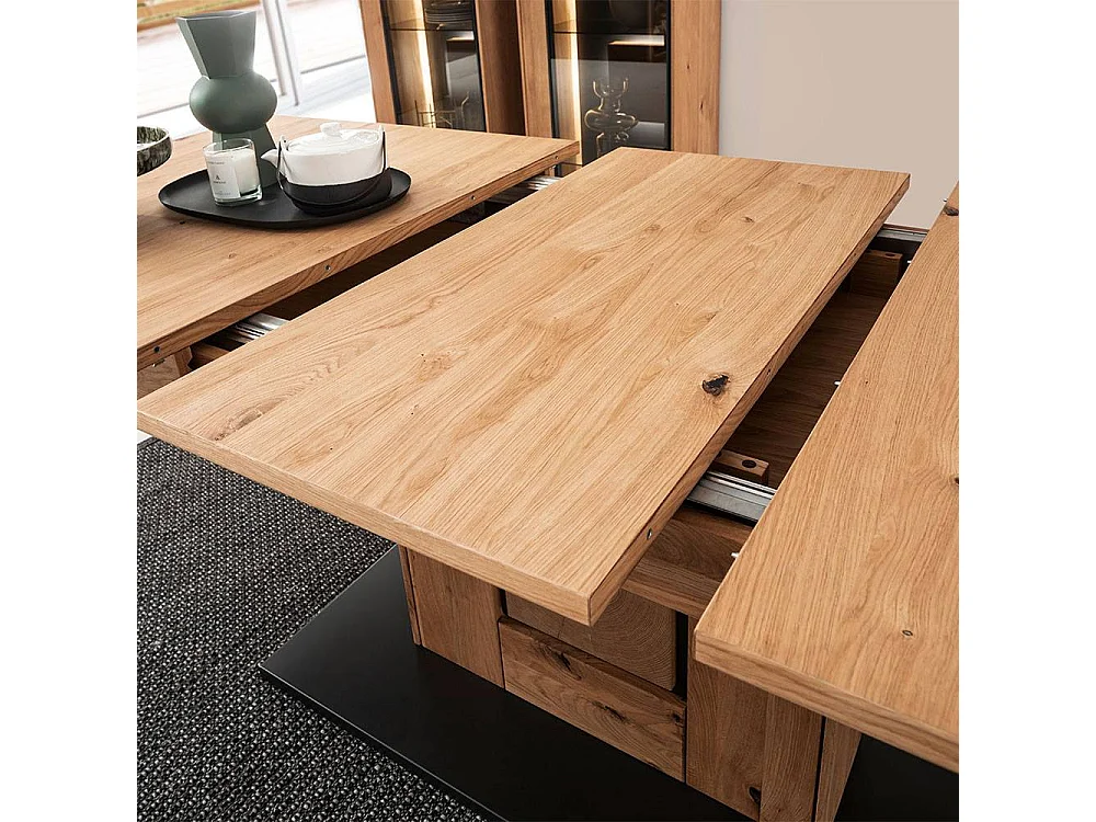 Esszimmertisch Ausziehtisch teilmassiv in modernem Design