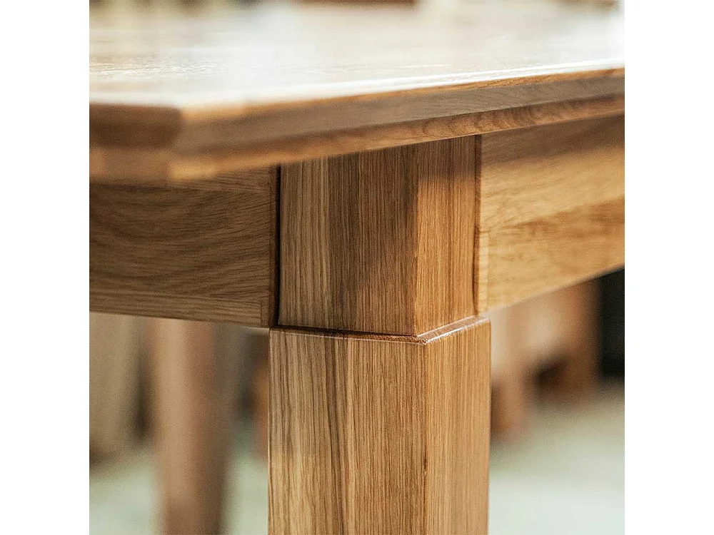 Esszimmertisch aus Wildeiche Massivholz verlängerbar