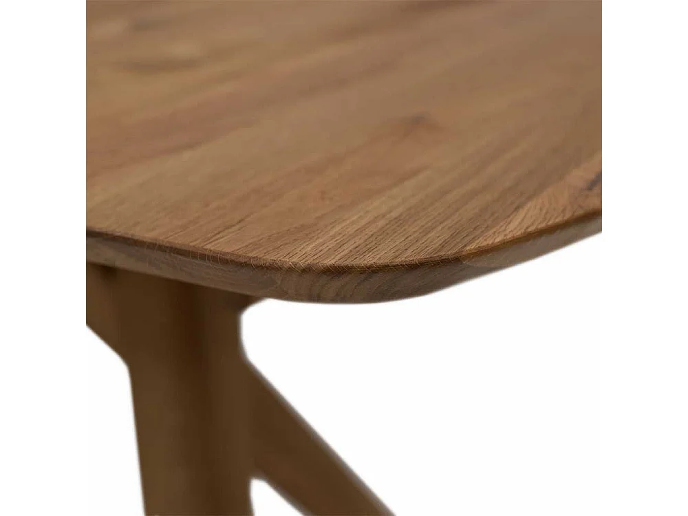 Eiche Massivholztisch in modernem Design einer Einlegeplatte