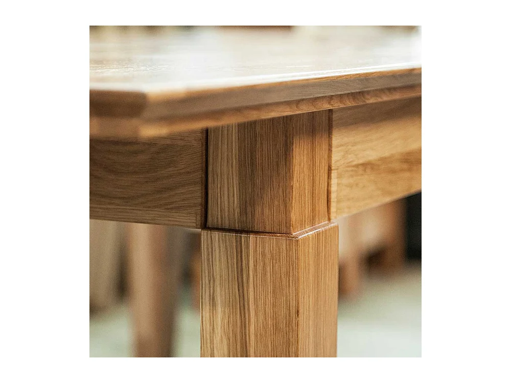 Esszimmertisch aus Wildeiche Massivholz verlängerbar