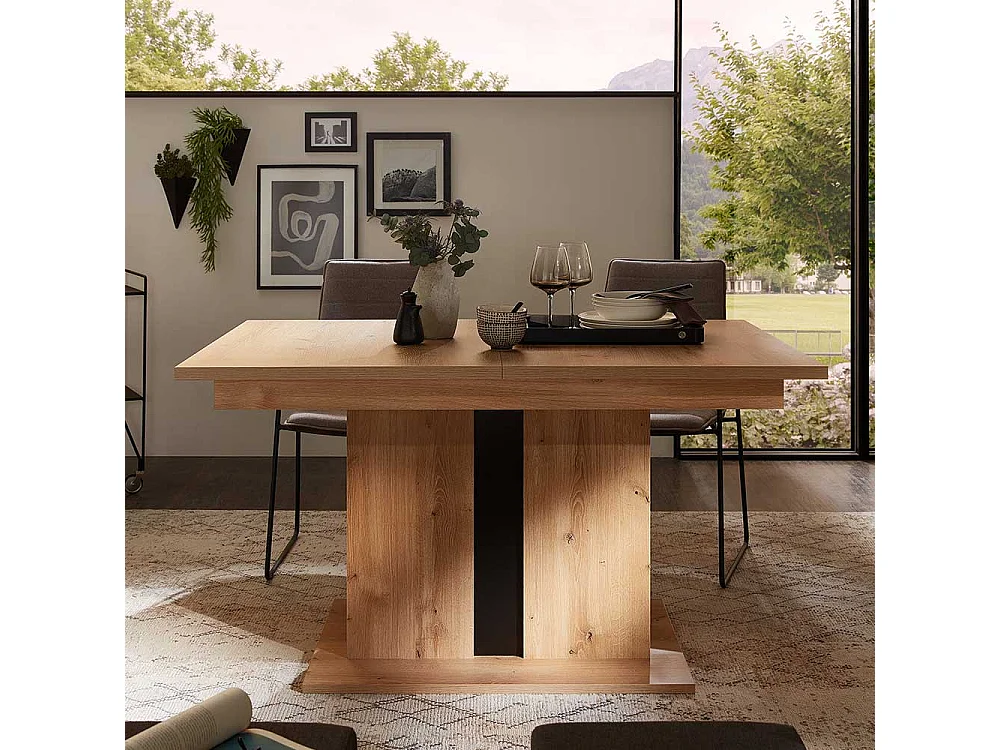 Esstisch in modernem Design einer Einlegeplatte