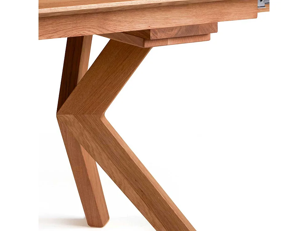 Esszimmertisch Wildeiche mit Design Vierfußgestell Oberfläche geölt