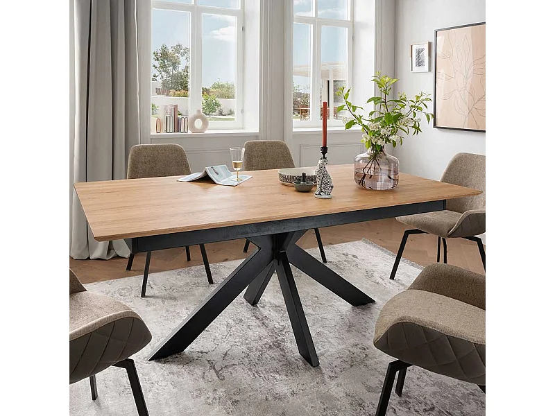 Wildeiche Tisch Esszimmer mit Schweizer Kante Spider Gestell