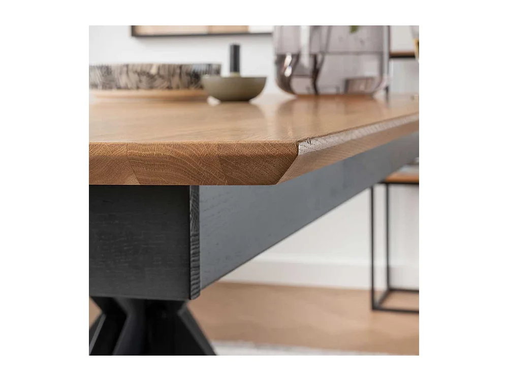 Wildeiche Tisch Esszimmer mit Schweizer Kante Spider Gestell