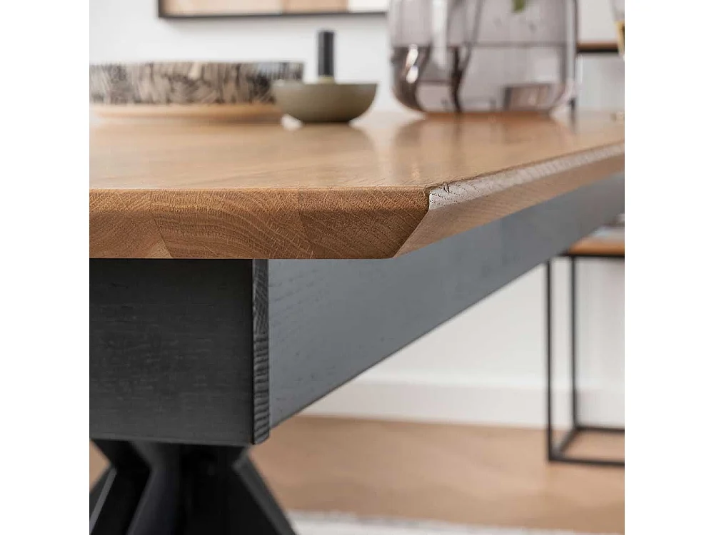 Wildeiche Tisch Esszimmer mit Schweizer Kante Spider Gestell