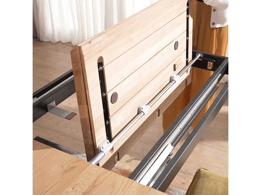 Wildeiche Tisch Esszimmer mit Schweizer Kante Spider Gestell