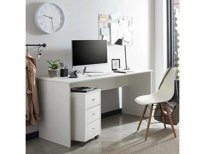 Schlichter Schreibtisch in Weiß melaminbeschichtet Made in Germany