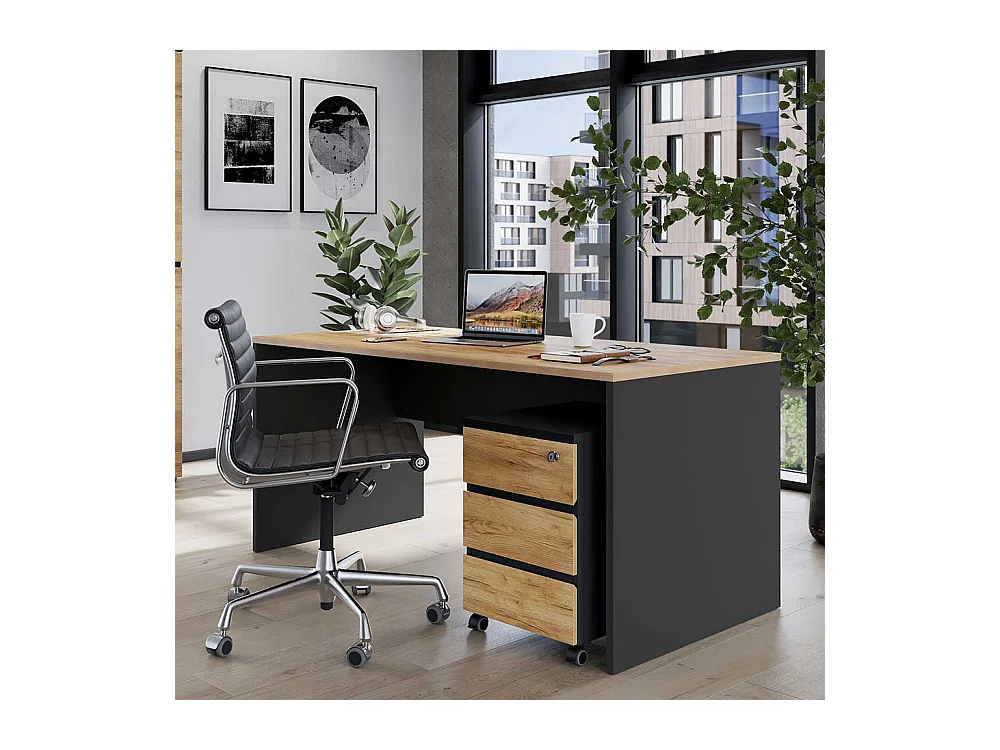 Büroschreibtisch mit Knieraumblende Made in Germany