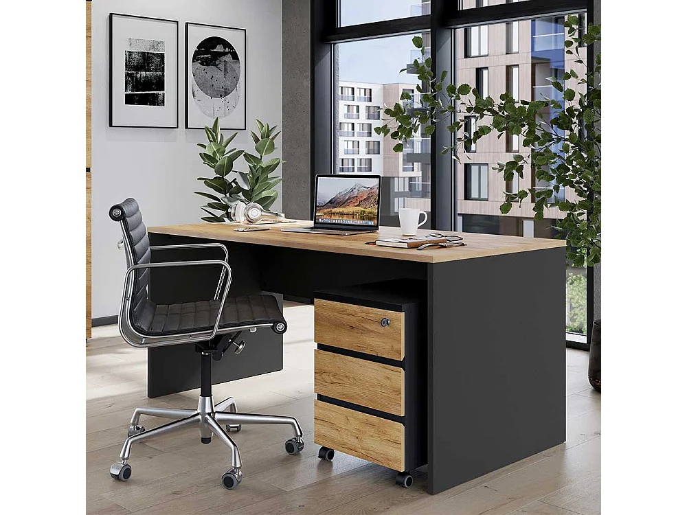 Büroschreibtisch mit Knieraumblende Made in Germany