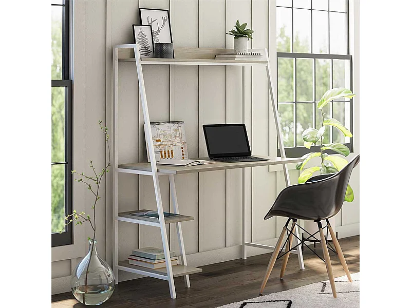 Homeoffice Arbeitsplatz mit Seitenregalen Skandi Design