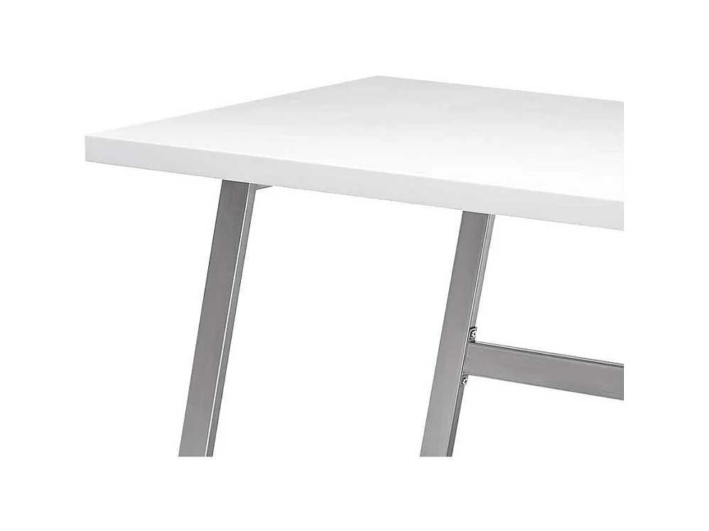 Schreibtisch in Weiß 140 cm breit