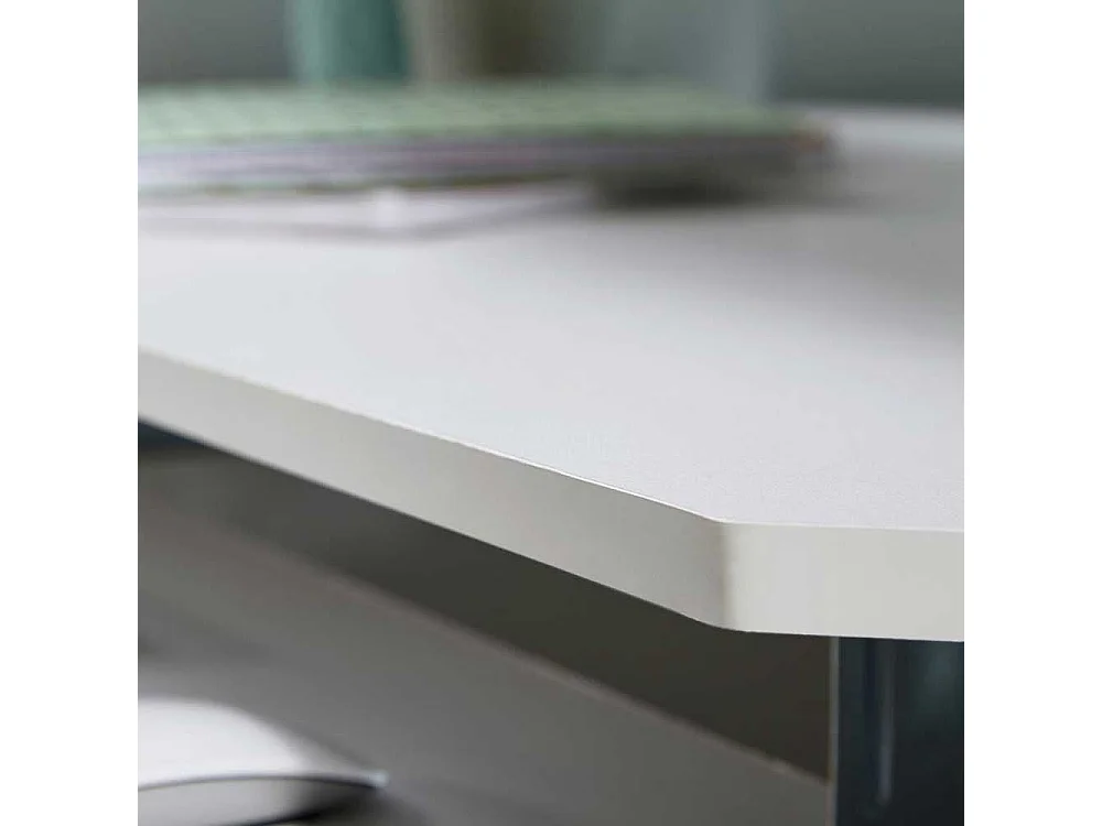 Wei�er Eckschreibtisch mit Tastaturauszug Druckerablage