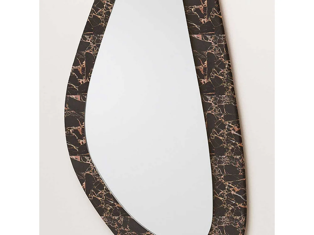 Wandspiegel mit Steinrahmen modern