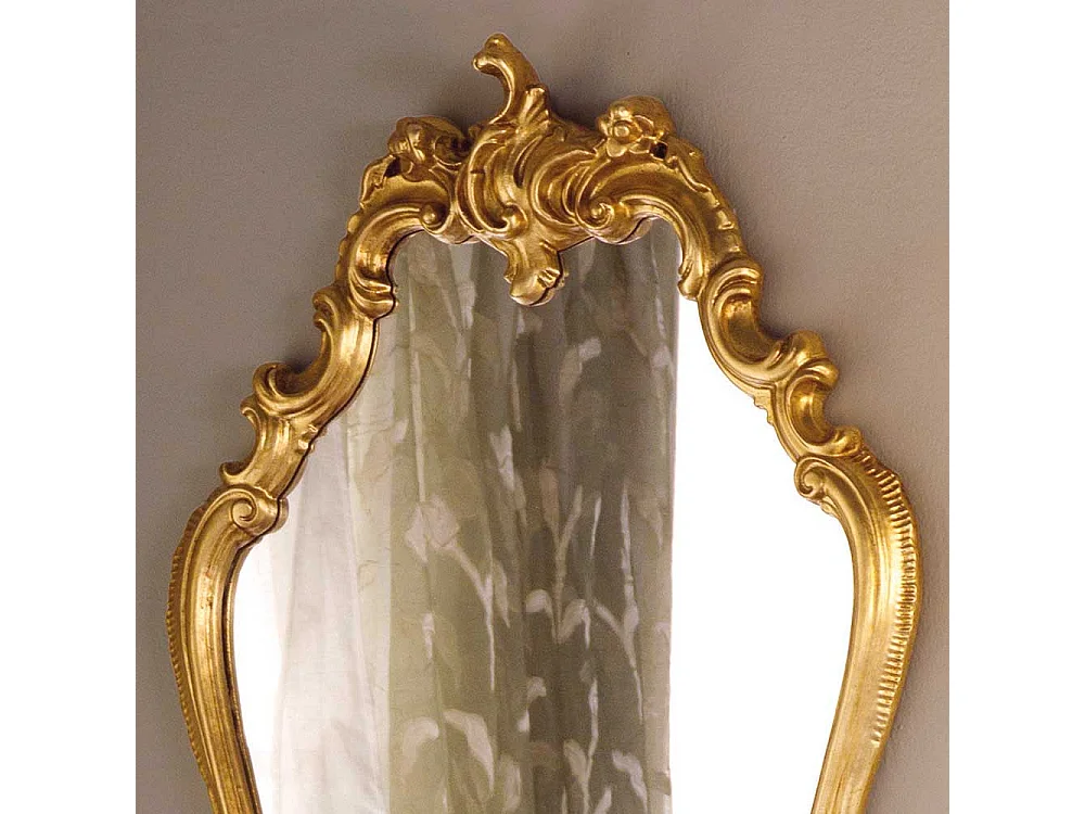 Barockstil Wandspiegel in Goldfarben geschwungen geformt