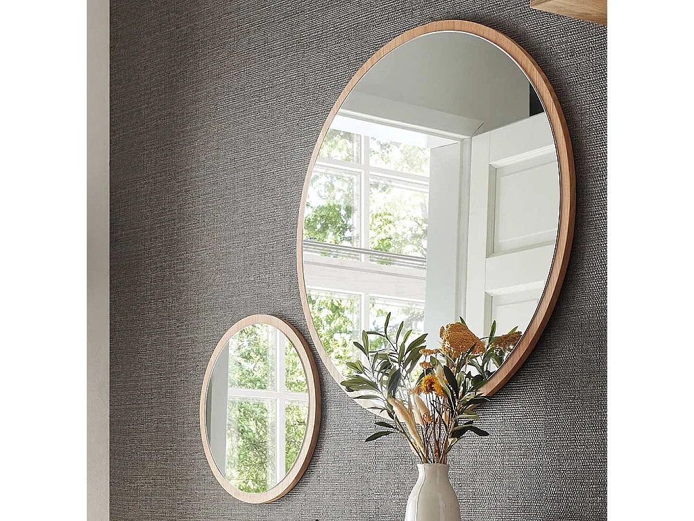 Moderner Wandspiegel mit Eiche Furnier Rahmen runder Form