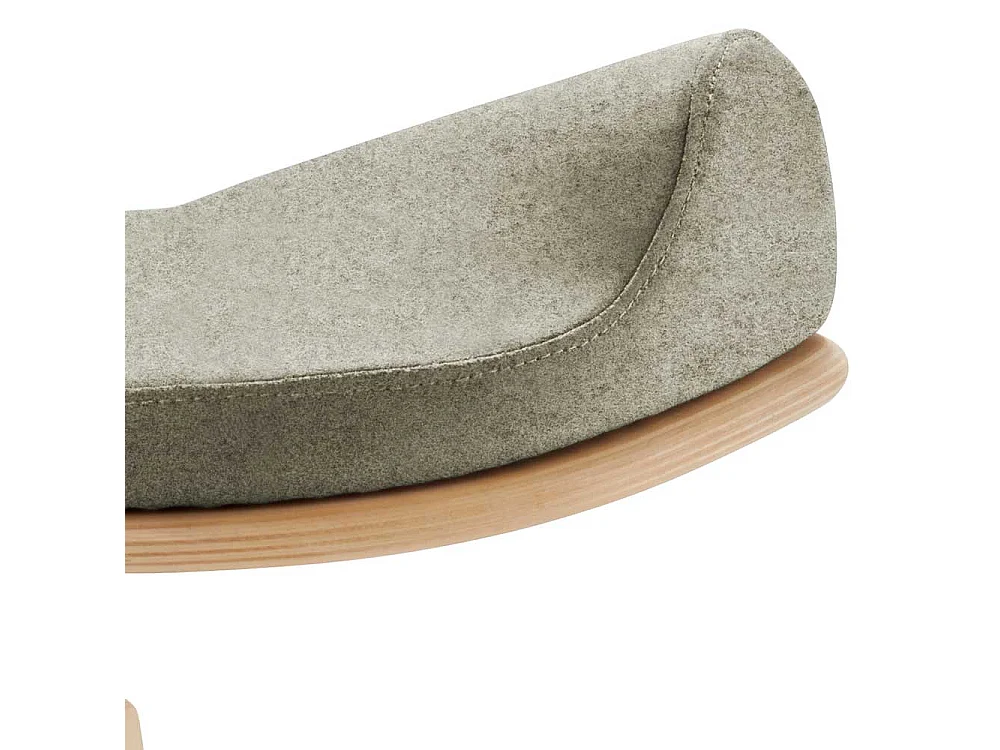 Ergonomischer Arbeitshocker aus Buche Schichtholz Bezugsstoff aus Filz