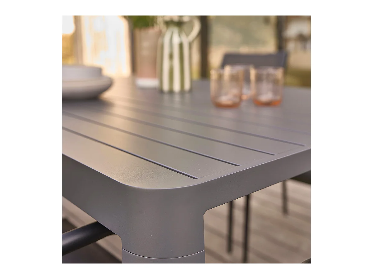 Table carrée extensible en aluminium