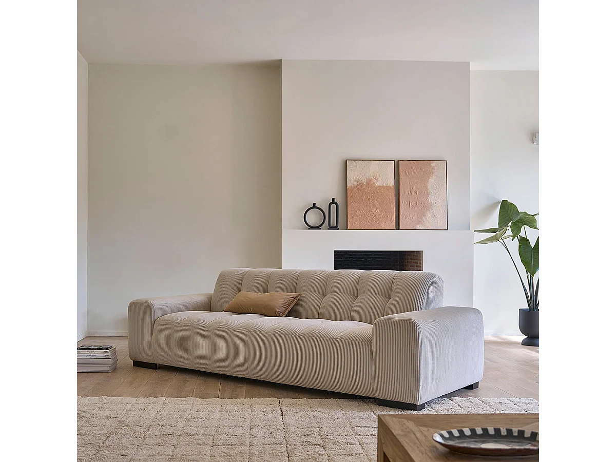 Sofá recto de 4 plazas de terciopelo color crudo