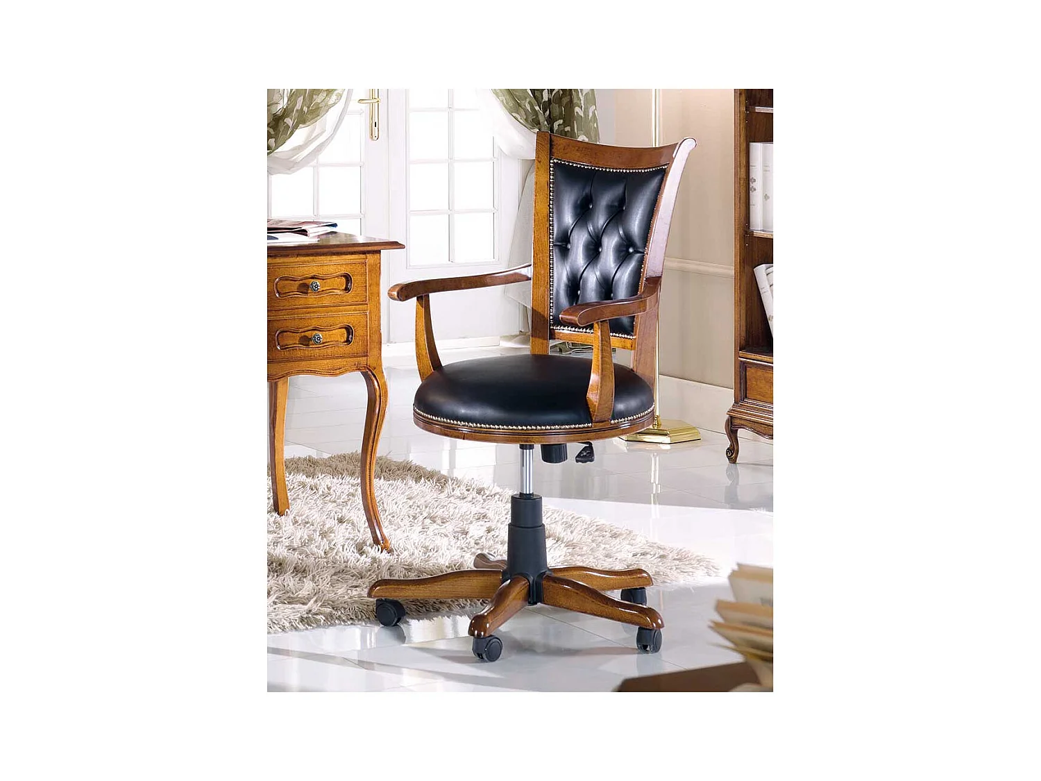 Italienischer Design Schreibtischstuhl in Nussbaumfarben Schwarz Kunstleder