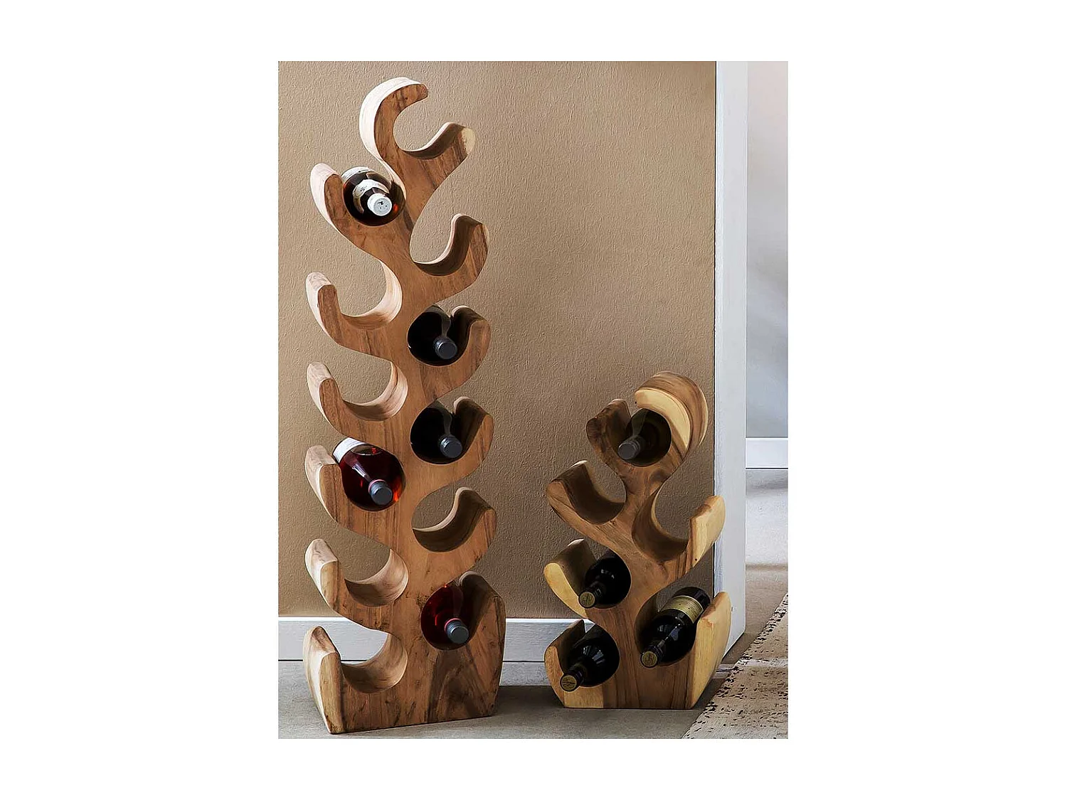 Design Flaschenregal aus Suar Massivholz geschwungener Form