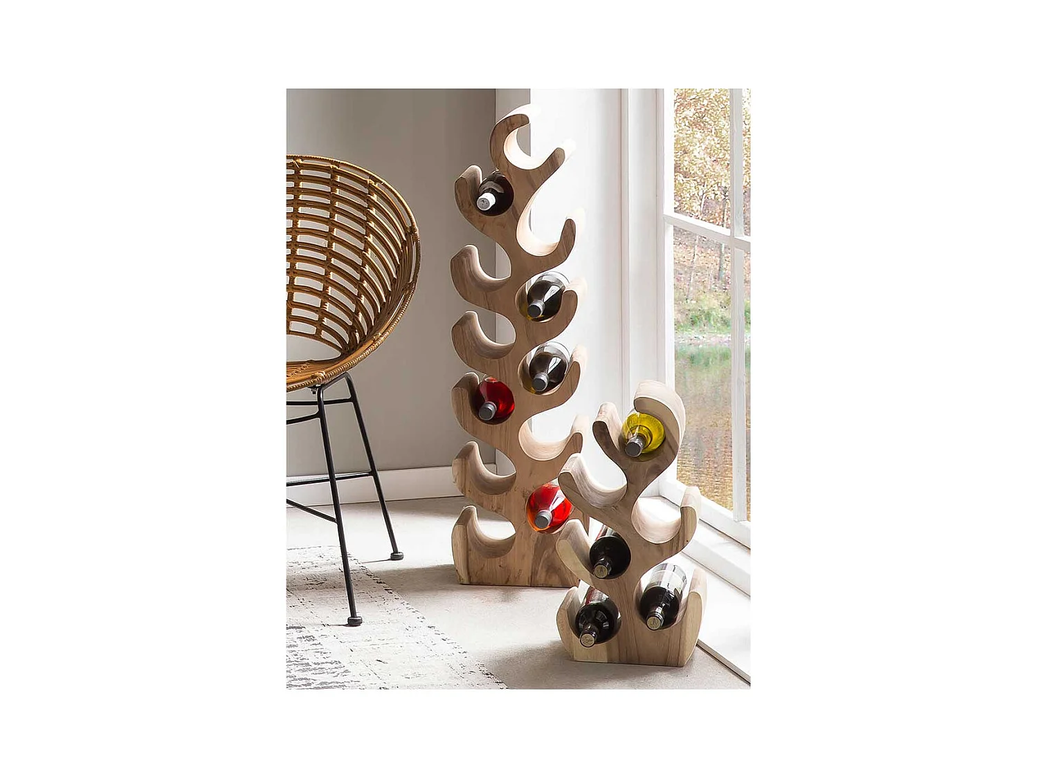 Design Flaschenregal aus Suar Massivholz geschwungener Form