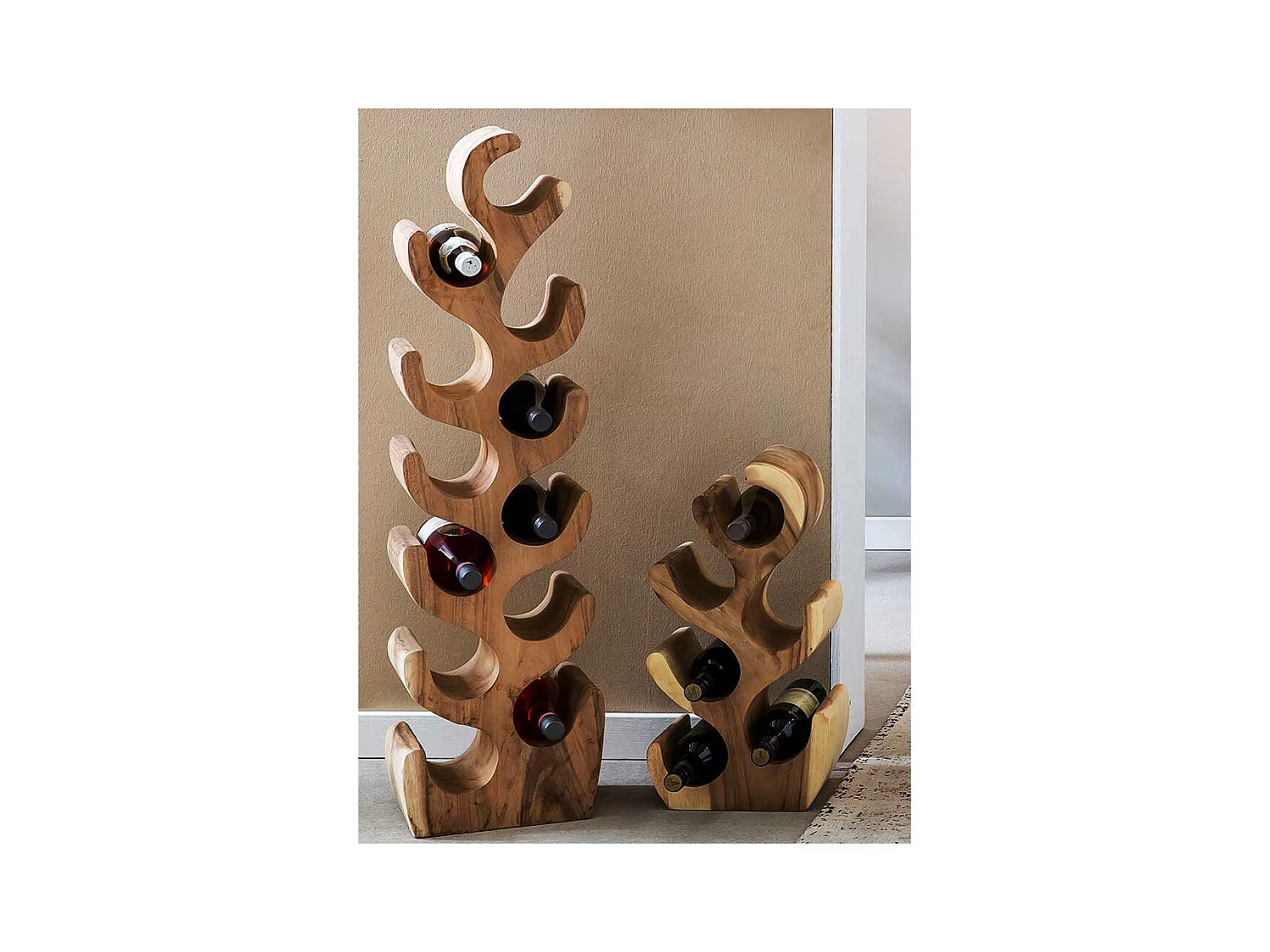 Design Flaschenregal aus Suar Massivholz geschwungener Form