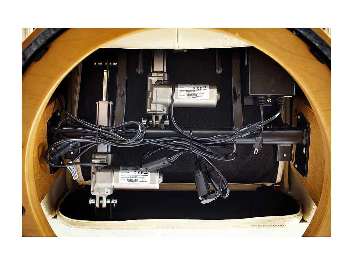 Ledersessel in Schlamm elektrisch verstellbar