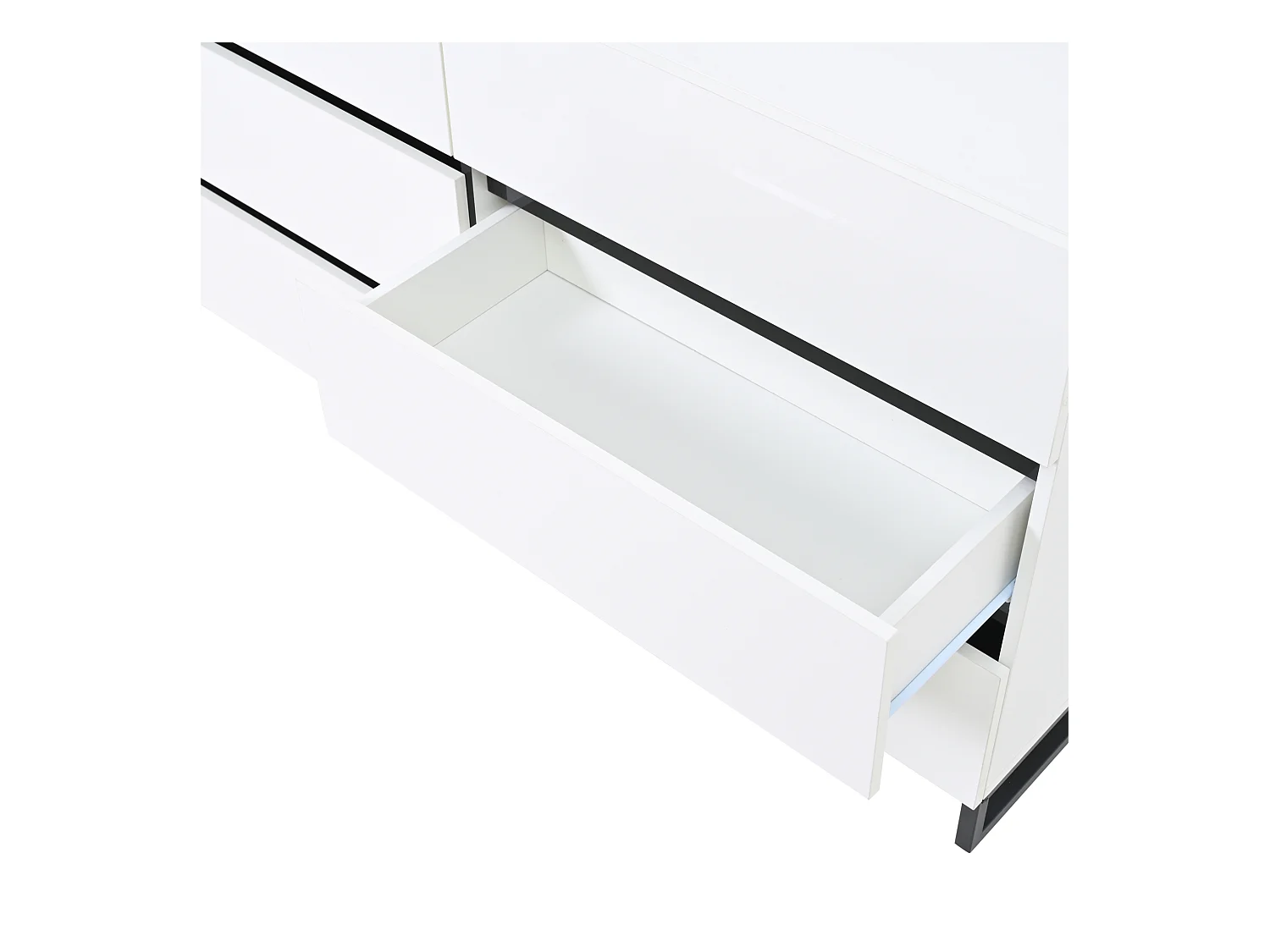 Commode blanche avec 6 tiroirs en finition brillante , pieds en métal noir