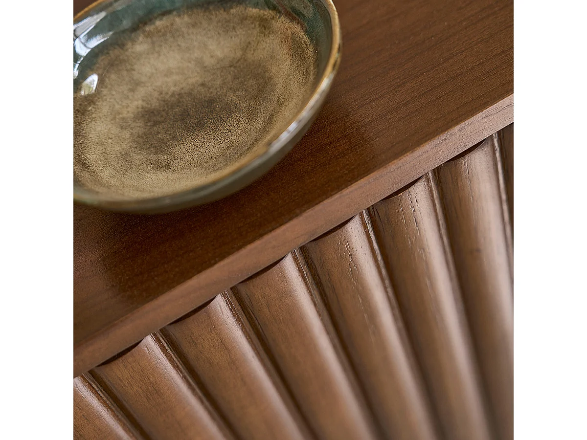 Mueble de TV suspendido de madera maciza con acabado nogal 140 cm