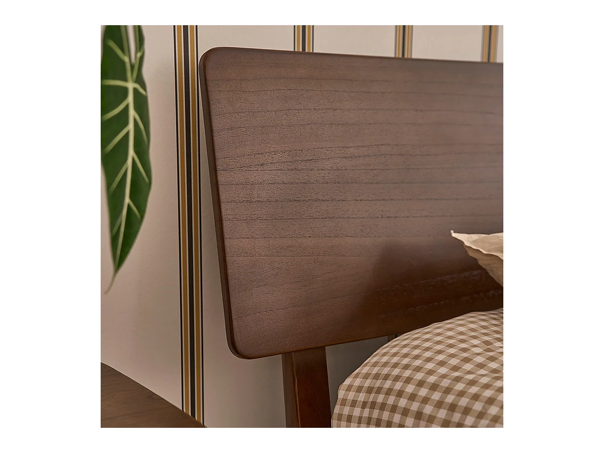 Cama de madera maciza con acabado nogal 180 cm